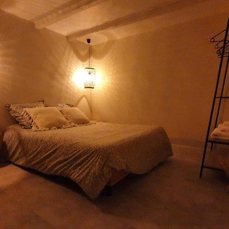 Logement Chaleureux Avec Parking Gratuit Oyre Екстер'єр фото
