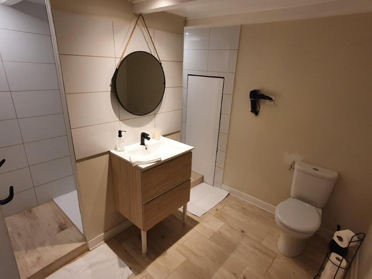 Logement Chaleureux Avec Parking Gratuit Oyre Екстер'єр фото